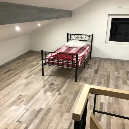 Hébergement de vacances La Ruine Single-family House With Hot Tub