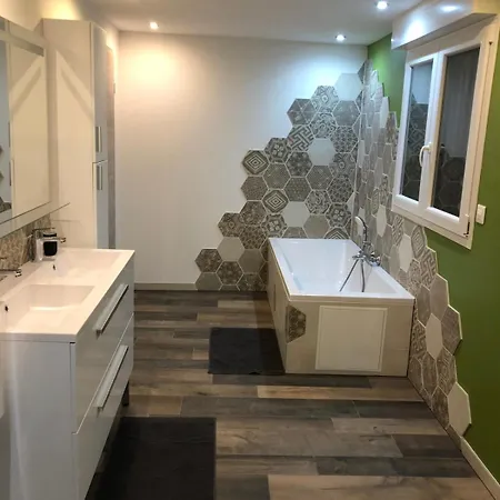 La Ruine Single-family House With Hot Tub Hébergement de vacances Laveline