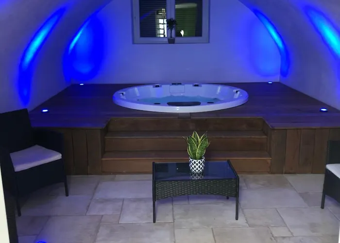 La Ruine Single-family House With Hot Tub *