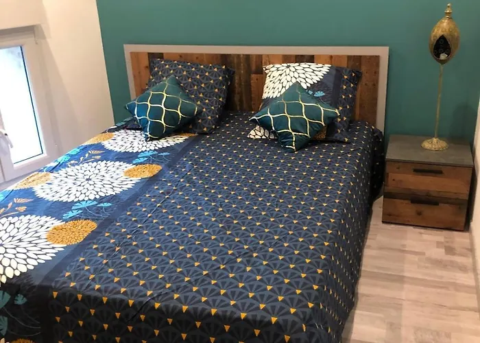 La Ruine Single-family House With Hot Tub * Laveline